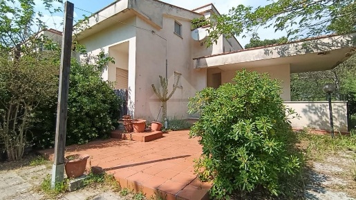 Foto Villa unifamiliare in VIA BETTINO CRAXI, Minturno di 290 m² in vendita