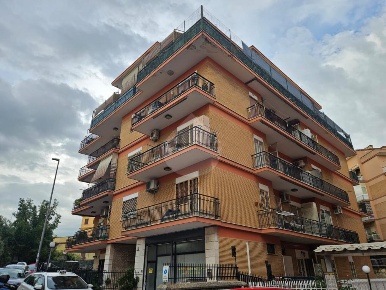 Foto Appartamento in VIA ANGELO MOSSO, Roma di 120 m² con 4 locali