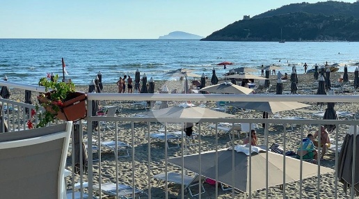 Foto Appartamento in VIA LUNGOMARE NAZARIO SAURO, Minturno di 200 m²