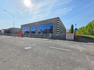 Foto Laboratorio in Via Pisa 7, Cerea di 1300 m² con 3 locali in vendita
