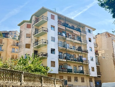 Foto Appartamento in Artallo, Imperia Porto Maurizio di 75 m² con 4 locali
