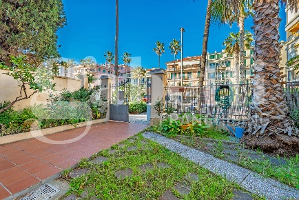 Foto Villa unifamiliare in Piazza eroi della libertÃ  28, Bordighera Centro
