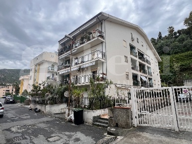 Foto Appartamento in Via Roberto Mirabelli 89A, Amantea Centro di 121 m²