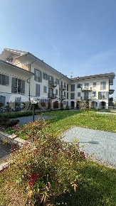 Foto Appartamento in Via Verbano 54, Abbiategrasso di 142 m² con 5 locali