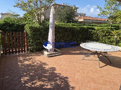 Foto Appartamento a Massa Marina di Massa Centro di 50 m² con 2 locali
