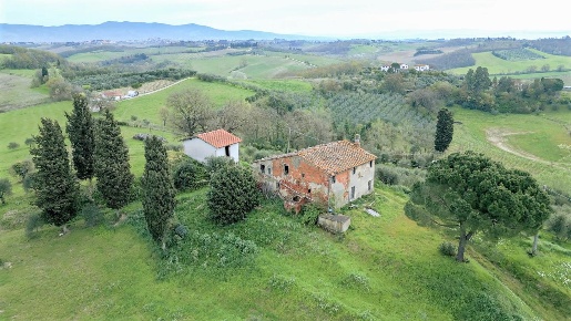Foto Rustico a Fucecchio Centro di 400 m² con 5 locali in vendita