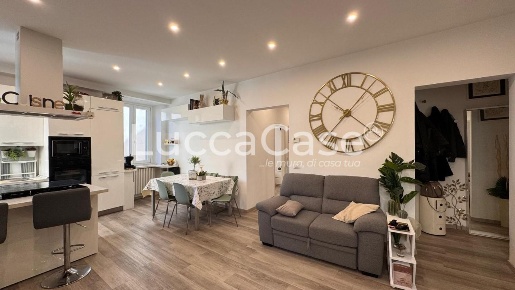 Foto Appartamento a Lucca Piazza Anfiteatro - Torre Guinigi di 140 m²