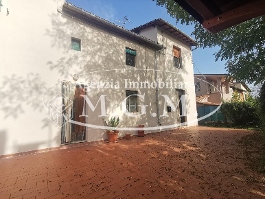 Foto Appartamento a Santa Croce sull'Arno Staffoli di 135 m² con 6 locali