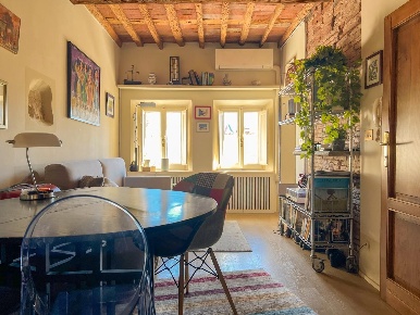 Foto Appartamento a Lucca Piazza Napoleone - San Michele di 42 m²