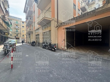 Foto Box in Via Leonardo da Vinci 73 17021 Alassio SV Italia, Alassio