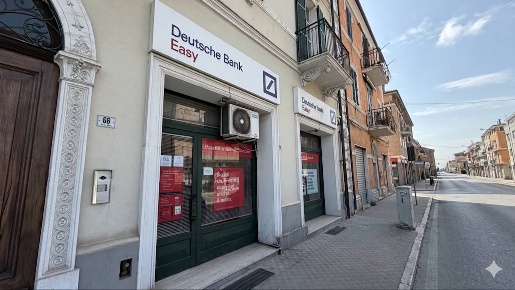 Foto Locale commerciale in Via Nazario Sauro 62, San Benedetto del Tronto