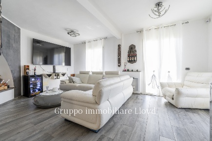 Foto Villa unifamiliare in Via Silvio Bicchi 19, Livorno Ardenza di 190 m²
