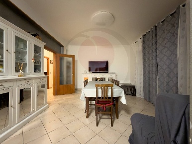 Foto Appartamento in via raffaele paolucci, Lanciano di 115 m² con 7 locali