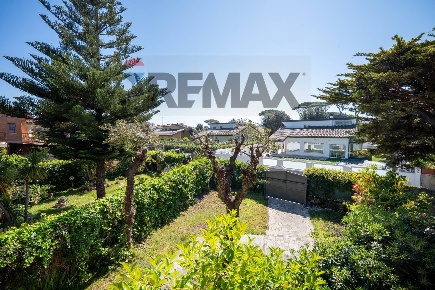 Foto Villa unifamiliare in Via Loano 34, Fiumicino Fregene di 107 m²
