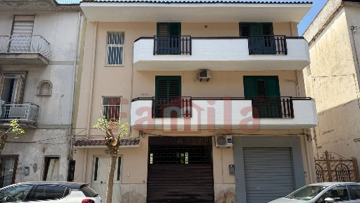 Foto Casa indipendente a Mugnano del Cardinale di 330 m² con 8 locali