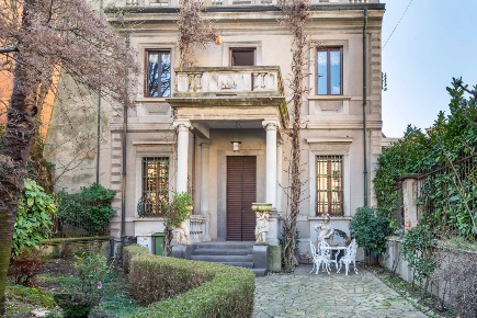 Foto Villa singola in Viale Monza, Milano Pasteur di 399 m² con 15 locali