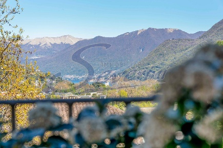 Foto Appartamento in via conciliazione 81, Como di 106 m² con 4 locali