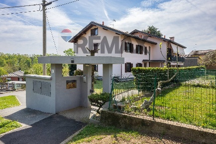 Foto Appartamento in via Aldo Moro 15, Carnago Centro di 108 m² in vendita