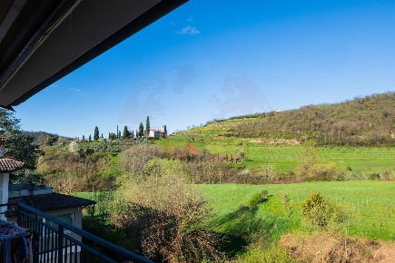 Foto Appartamento in Via Grisone 100, Ome Centro di 135 m² con 4 locali