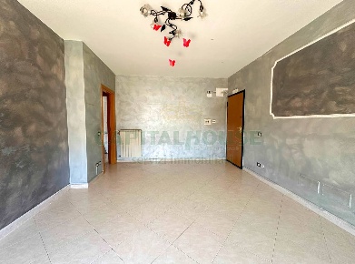Foto Appartamento in ZONA NAZIONALE, San Tammaro di 100 m² con 4 locali