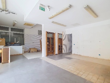 Foto Negozio in Via Trieste 21C, Padova Stazione di 350 m² in vendita