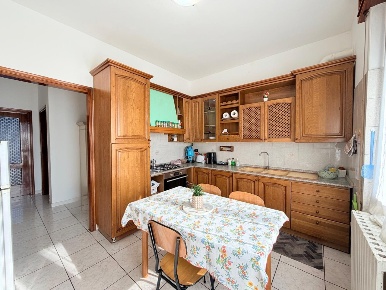 Foto Appartamento in VIALE CADUTI 66, Pieve Porto Morone Centro di 99 m²