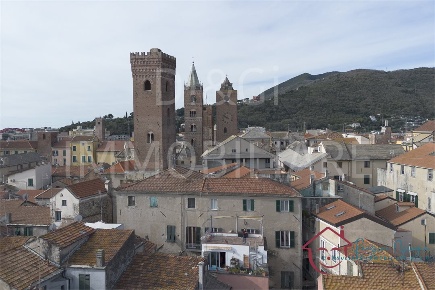 Foto Appartamento in Via Mariettina Lengueglia, Albenga Centro di 120 m²