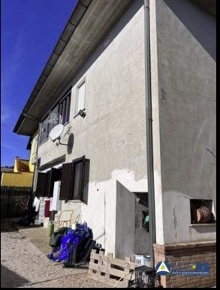 Foto Appartamento in Via Campo Cervino, Sezze Centro di 142 m² con 5 locali