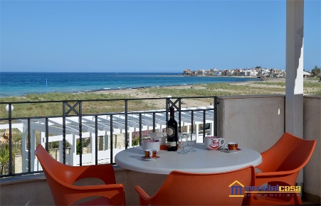 Foto Villa unifamiliare in Viale delle Tortore, Noto Fondo Morte di 660 m²