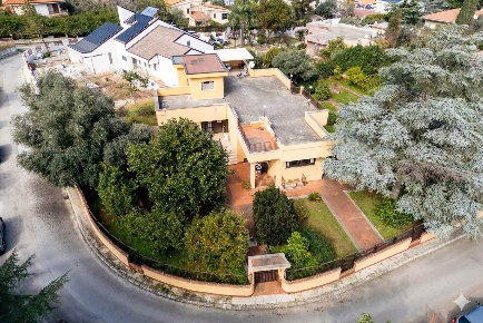Foto Villa unifamiliare in VIALE REGIONE SICILIANA  7800, Palermo di 433 m²