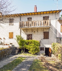 Foto Appartamento a Frassinoro di 93 m² con 5 locali in vendita