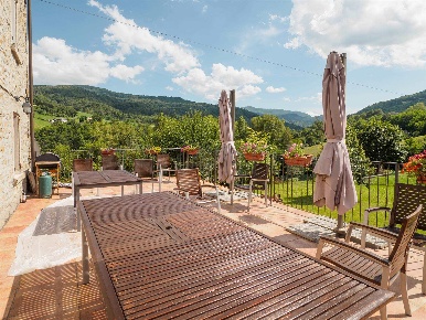 Foto Rustico a Montefiorino di 160 m² con 12 locali in vendita