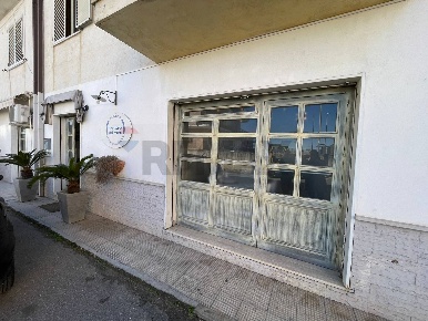 Foto Attività commerciale in Via Lucania 41, Corigliano-Rossano di 145 m²