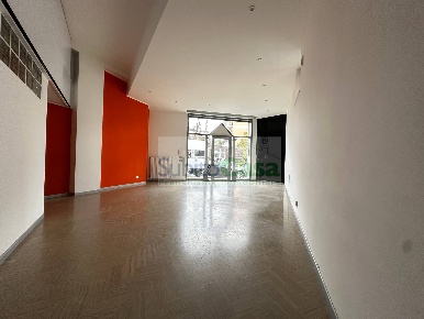 Foto Locale commerciale in Via Vasto, Chieti Chieti Scalo di 55 m²