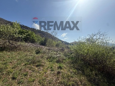 Foto Terreno residenziale in Via Monte Omo, Pizzoli di 2344 m² in vendita