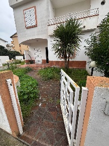 Foto Case semi ndipendenti in Via Pietro de Franco 134, Villapiana di 75 m²
