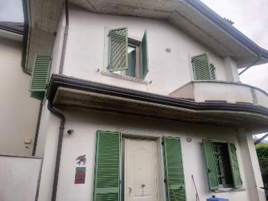 Foto Case semi ndipendenti a Massa Turano di 90 m² con 6 locali in vendita