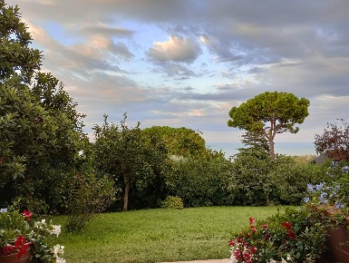Foto Villa unifamiliare in via enzo ferrari, Tortoreto Centro di 300 m²
