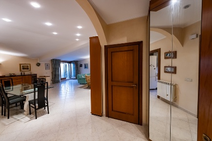 Foto Appartamento in P.zza Monsignor Venturi, Chieti Chieti Città di 200 m²