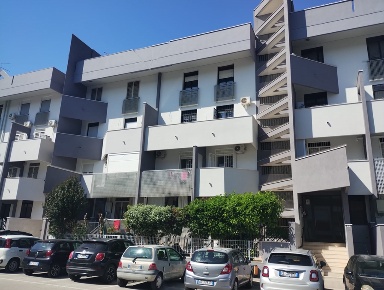 Foto Appartamento in via Luigi Einaudi 5, Valenzano di 100 m² con 3 locali