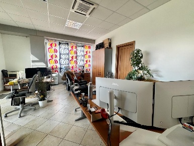 Foto Ufficio a San Giuliano Terme Ghezzano di 110 m² con 3 locali