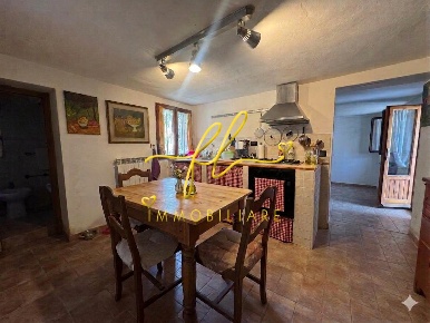 Foto Casa indipendente a Fauglia Lorenzana di 144 m² con 9 locali