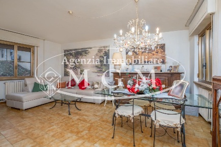 Foto Appartamento a Calcinaia Centro di 90 m² con 4 locali in vendita