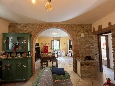 Foto Appartamento a Suvereto Centro di 95 m² con 5 locali in vendita