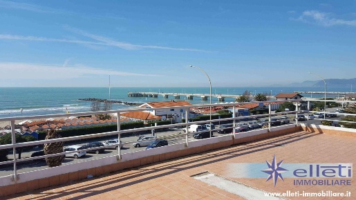 Foto Appartamento a Massa Marina di Massa Centro di 34 m² con 2 locali
