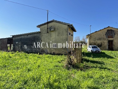 Foto Rustico a Pietrasanta di 225 m² con 12 locali in vendita