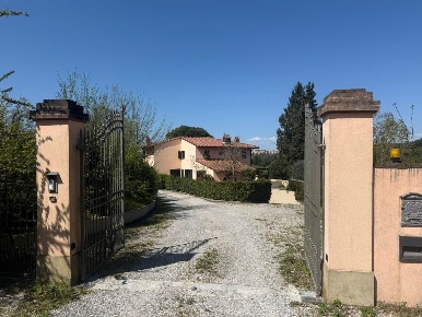 Foto Villa unifamiliare a San Miniato La Scala, Calenzano di 320 m²