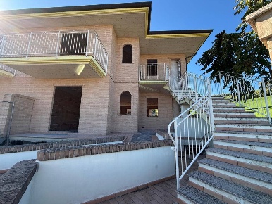 Foto Appartamento in Contrada San Maurizio, Fermo di 90 m² con 3 locali