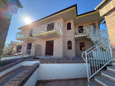 Foto Appartamento in Contrada San Maurizio, Fermo di 90 m² con 3 locali