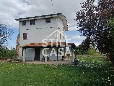 Foto Case semi ndipendenti a Altopascio Spianate, Ponte ai Pini di 220 m²
